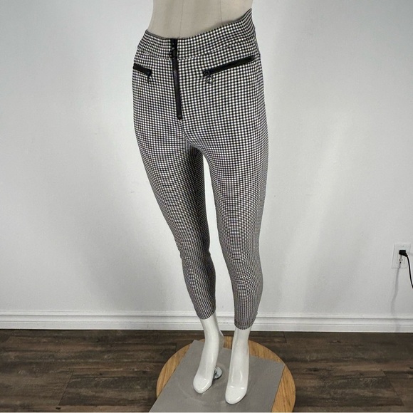 UO Black and White Houndstooth Leggings PANTS 0 - Picture 3 of 12